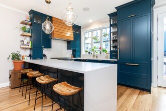 452 W 4th St, Unit 1 in Boston, MA - Foto de edificio - Building Photo