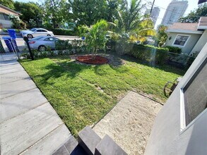 70 NW 33rd St in Miami, FL - Building Photo - Building Photo