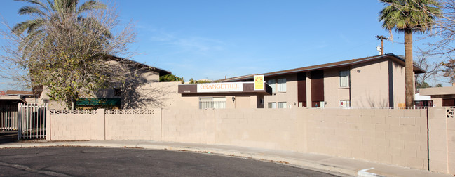 Orangetree Apartments in Phoenix, AZ - Foto de edificio - Building Photo