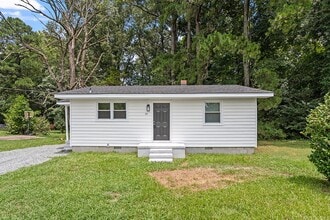 211 E Railroad Ave in Princeton, NC - Building Photo - Building Photo