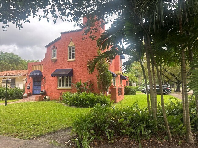915 Ferdinand St in Coral Gables, FL - Building Photo - Building Photo