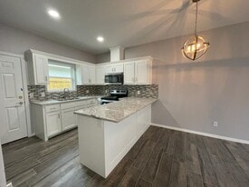 4905 N Winona Dr, Unit 3 in Pharr, TX - Building Photo