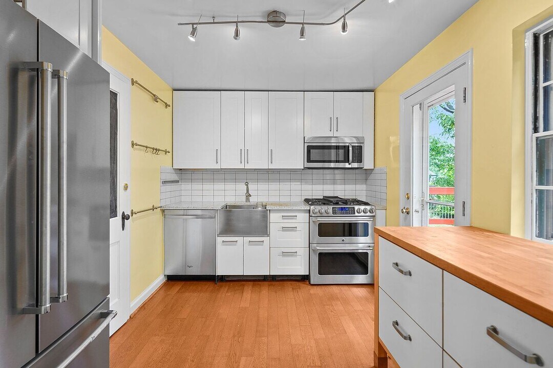 318 Ethan Allen Ave in Takoma Park, MD - Building Photo