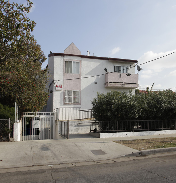 646 N Westmoreland Ave in Los Angeles, CA - Foto de edificio