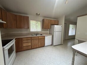 73 E Pine Park Ln in Shelton, WA - Building Photo - Building Photo