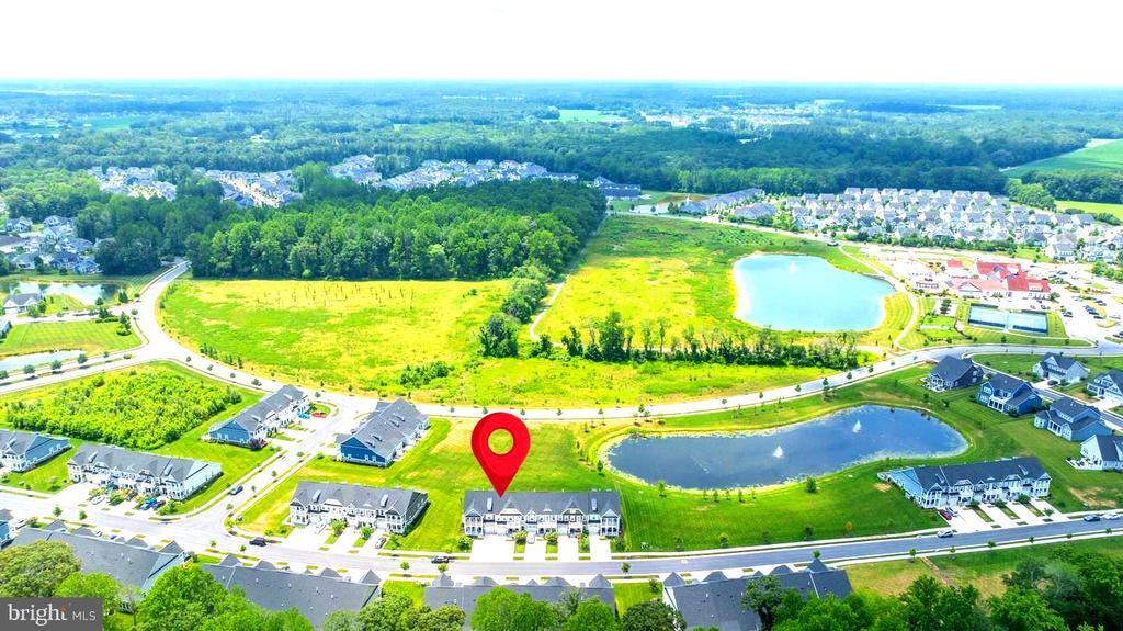 33789 Freeport Dr in Lewes, DE - Building Photo