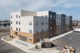 Brenton Grove II in Grand Rapids, MI - Building Photo - Building Photo