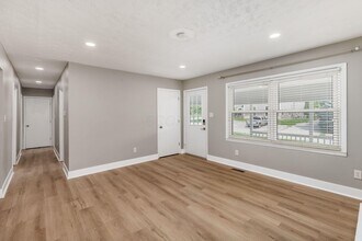 25 E Cuyuga Dr in Powell, OH - Building Photo - Building Photo