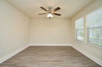 3935 Federal Ln in Missouri City, TX - Building Photo - Building Photo