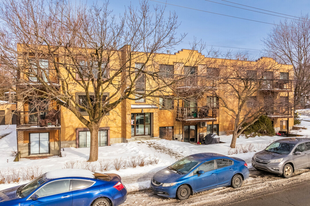 4800 René-Huguet St in Verdun, QC - Building Photo