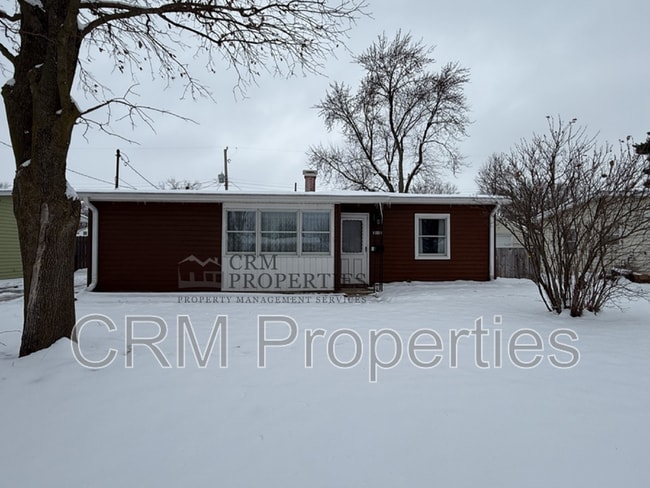 property at 1004 E Cornell Rd