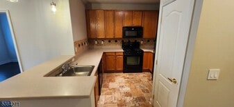 2107 Ramapo Ct in Riverdale, NJ - Building Photo