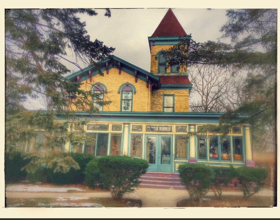 408 Madison Ave in Fort Atkinson, WI - Building Photo