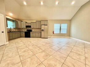 2741 Amber Ave in Groves, TX - Building Photo - Building Photo