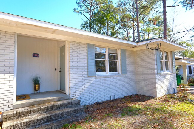 1709 Azalea Dr in Valdosta, GA - Building Photo - Building Photo