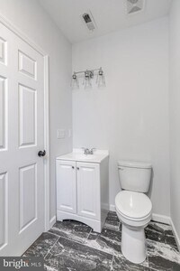 5534 Woodland Ave photo'