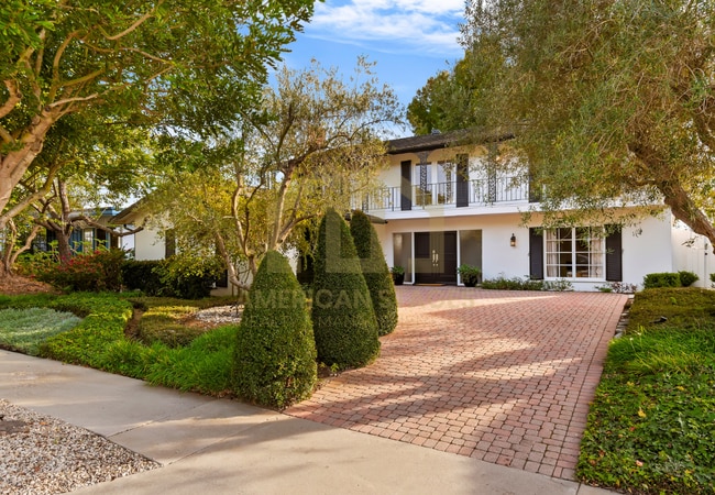 property at 1476 Crestline Dr