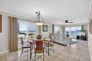 10980 S Ocean Dr in Jensen Beach, FL - Building Photo