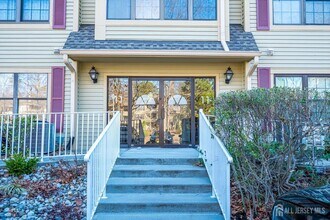 1109 Stoneridge Cir in Helmetta, NJ - Building Photo - Building Photo