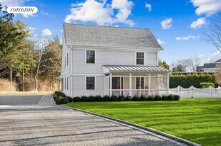 30 Club Ln in Remsenburg, NY - Building Photo