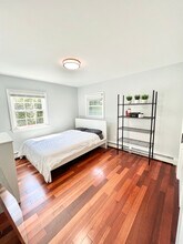 1375 Louisquissett Pike in North Providence, RI - Foto de edificio - Building Photo