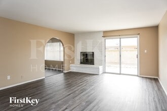 5015 W Mercer Ln in Glendale, AZ - Building Photo - Building Photo