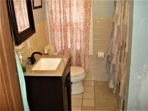 7091 Main St in Trumbull, CT - Building Photo - Building Photo