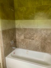 1001 McDonald Dr in Lake Charles, LA - Building Photo - Building Photo