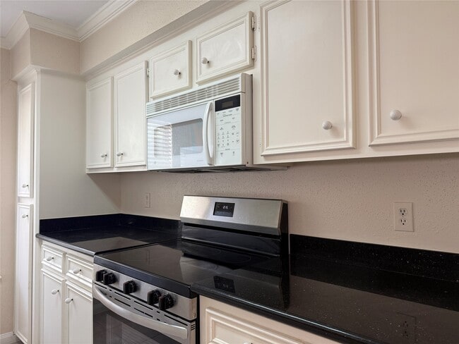 property at 1223 Augusta Dr