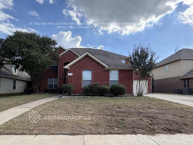 1012 Tanglewood Dr in Mansfield, TX - Foto de edificio - Building Photo