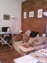 892 Huntington Ave, Unit 3 in Boston, MA - Foto de edificio - Building Photo