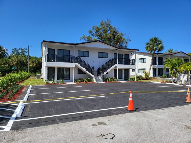 151 SW 15th St in Boca Raton, FL - Building Photo - Building Photo