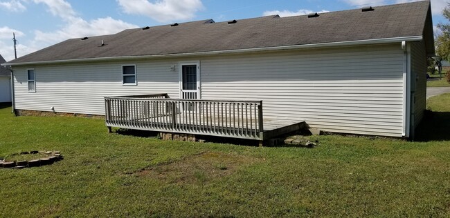 330 Colonial Heights Rd in Glasgow, KY - Building Photo - Building Photo