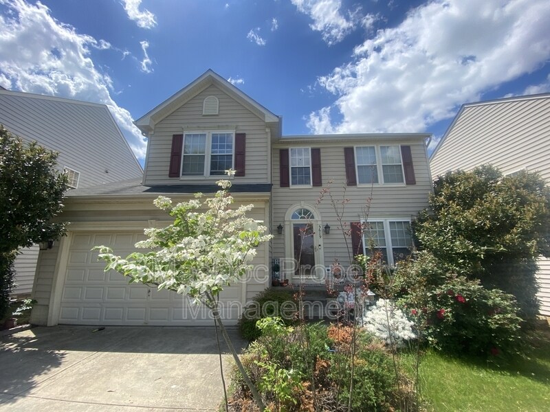 5619 Joshua Tree Cir in Fredericksburg, VA - Building Photo
