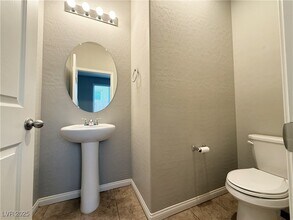 469 Cadence View Way in Henderson, NV - Building Photo - Building Photo