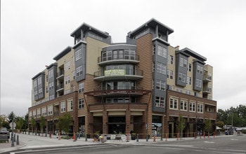 7800 Plaza in Mercer Island, WA - Building Photo - Building Photo