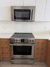 140 S Dixie Hwy in Hollywood, FL - Building Photo - Building Photo