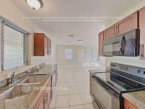 1521 20th Ave N in Lake Worth Beach, FL - Foto de edificio - Building Photo