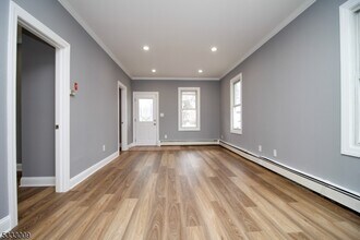 75 W Flagge St in Rockaway, NJ - Foto de edificio - Building Photo