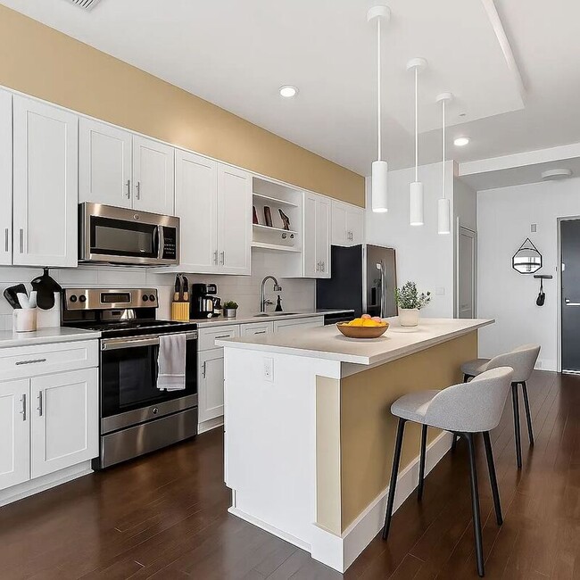 2407 8th Ave S in Nashville, TN - Foto de edificio - Building Photo