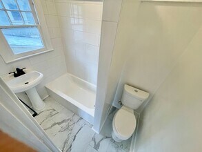 838 1/2 Laguna Ave in Los Angeles, CA - Building Photo - Building Photo