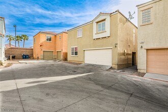 7560 Trendy Ct in Las Vegas, NV - Building Photo - Building Photo