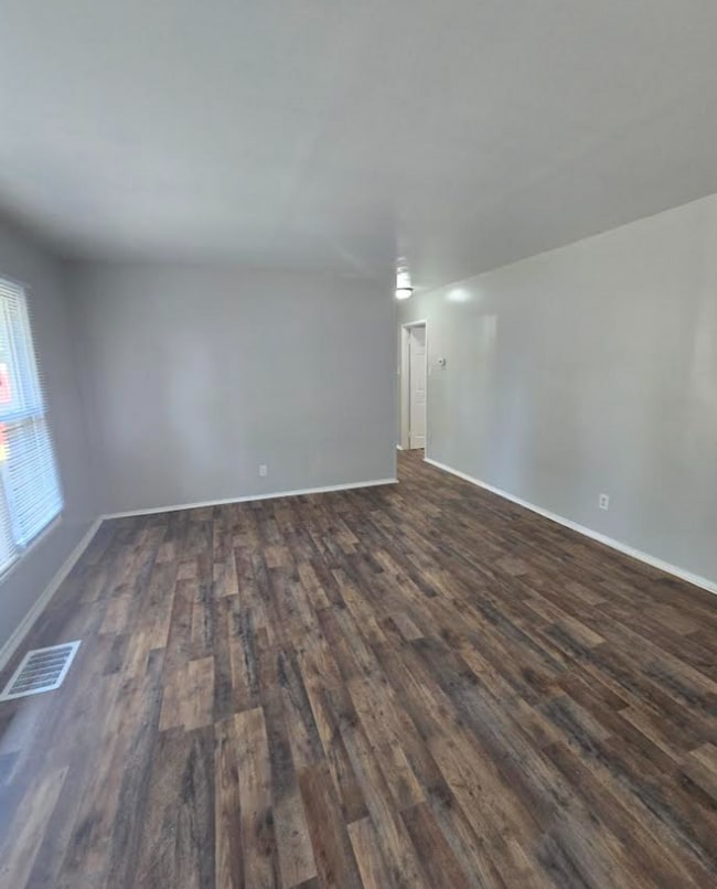 5901 E 43rd St in Indianapolis, IN - Building Photo - Building Photo