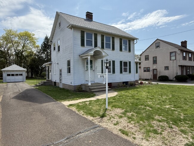 570 Main St in Cromwell, CT - Building Photo - Building Photo