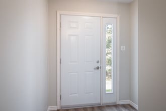 110 Deveron Crescent in London, ON - Building Photo - Building Photo