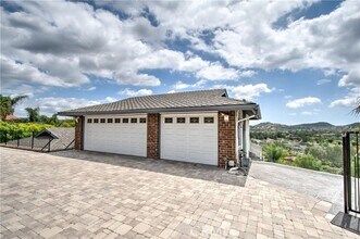 1658 N Hunters Way in Orange, CA - Building Photo - Building Photo