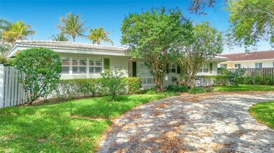 2533 NE 21st Terrace in Lighthouse Point, FL - Building Photo - Building Photo