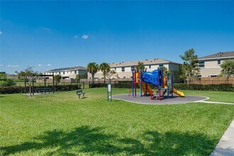 495 NE 5th Ln in Florida City, FL - Building Photo - Building Photo