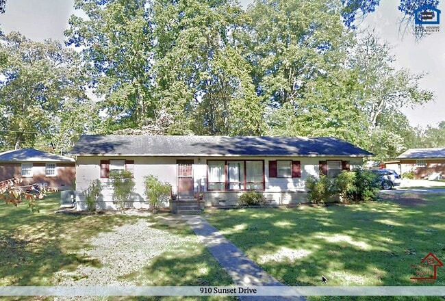 910 Sunset Dr in Cookeville, TN - Foto de edificio - Building Photo
