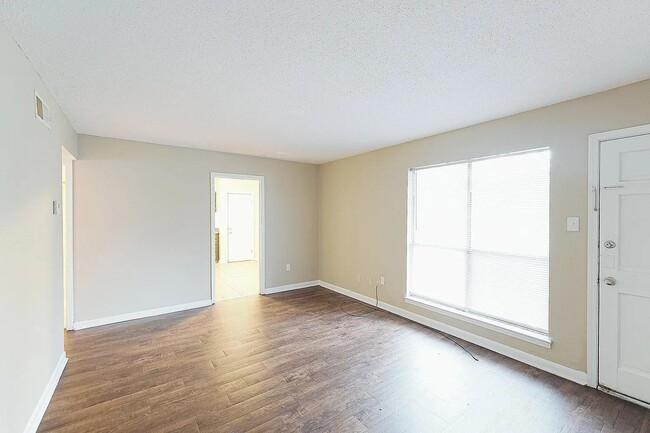 2879 Beverly Hills St in Memphis, TN - Building Photo - Building Photo